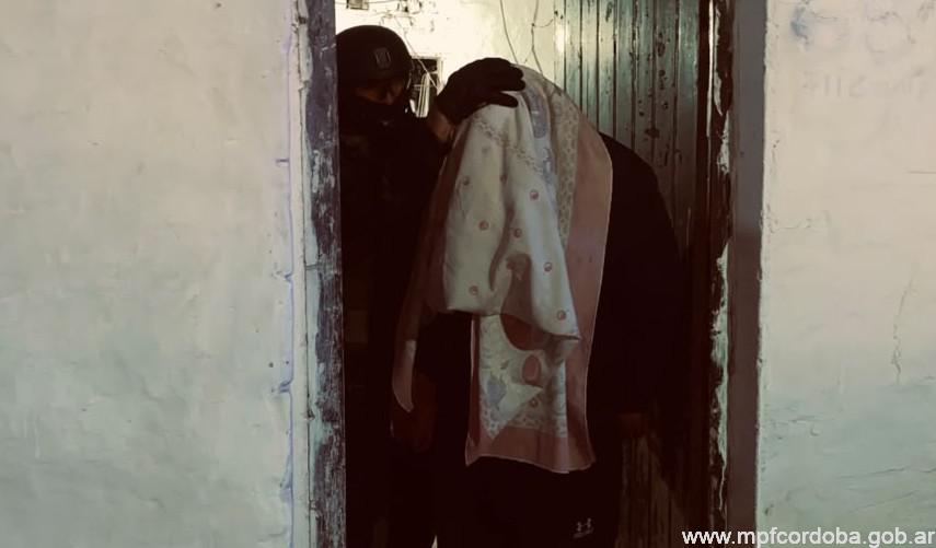 Detuvieron a un hombre y cerraron un punto de venta de drogas 