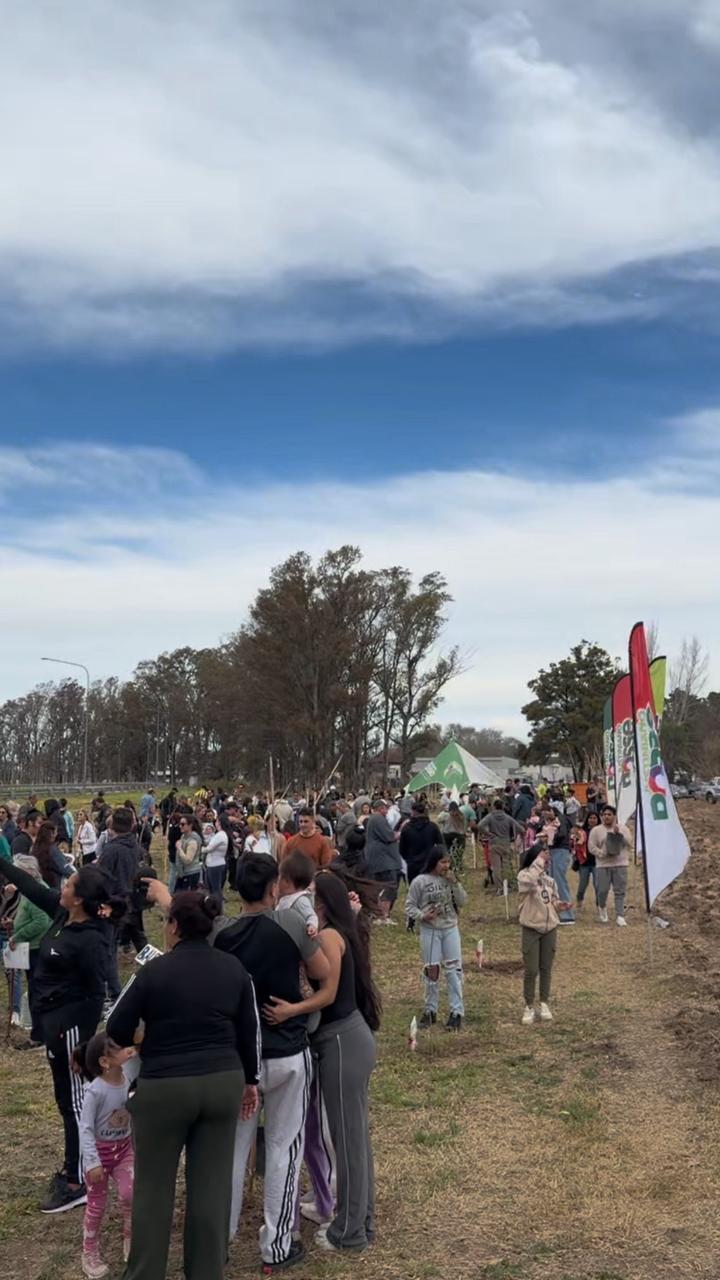 El Paseo de la Esperanza sumó nuevos árboles