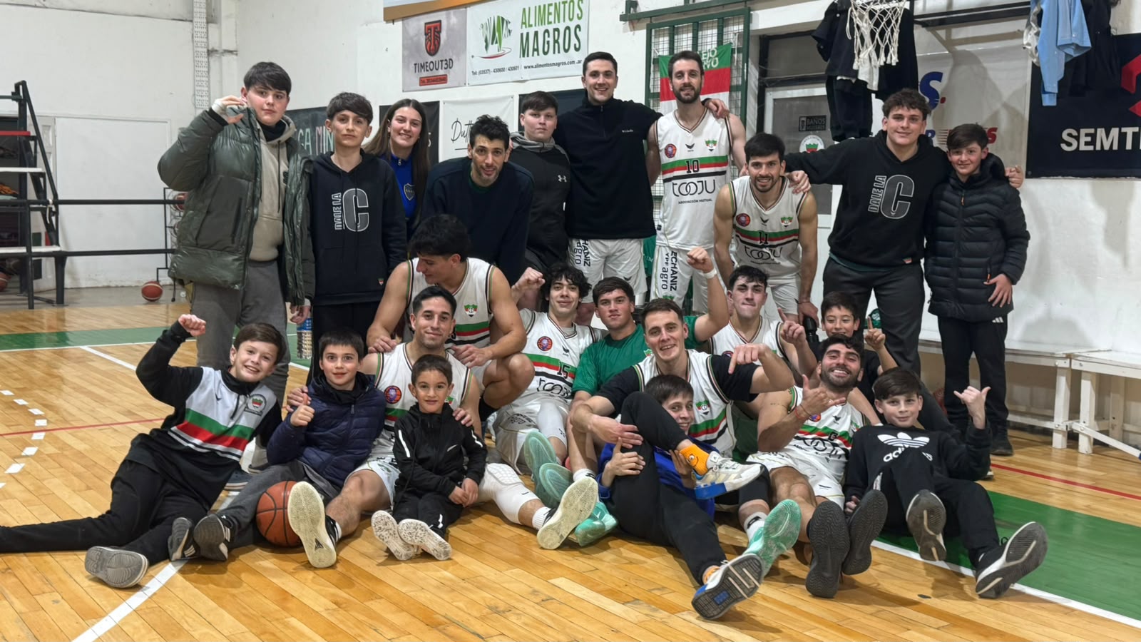 Complejo ganó 100-85