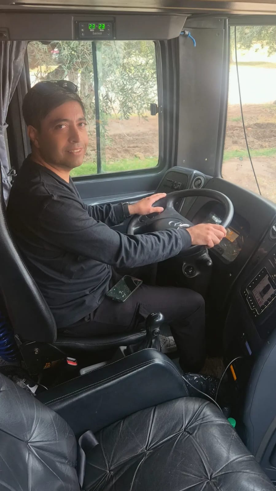 Todavía no había nacido y ya andaba en los colectivos”: la historia del possense Maxi Carballo en el Día del Colectivero